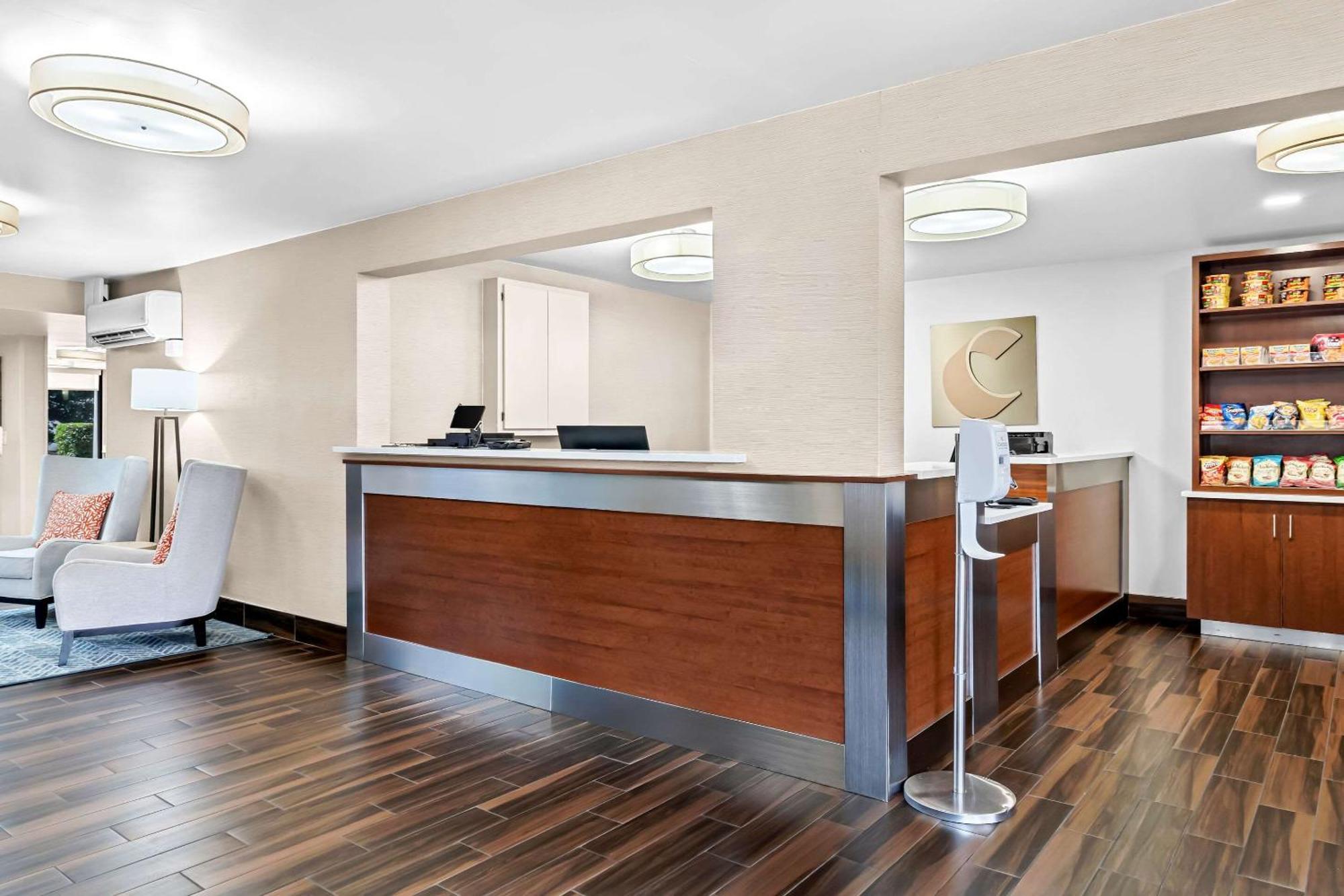 Comfort Inn University Wilmington Exterior foto